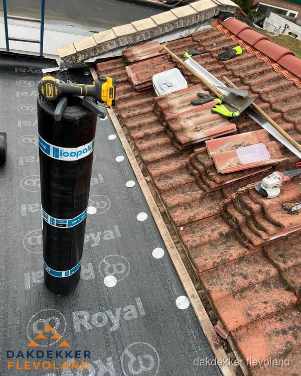 Dakschade herstel: pannendak renovatie in Flevoland Dakschade herstel: pannendak renovatie in Flevoland
